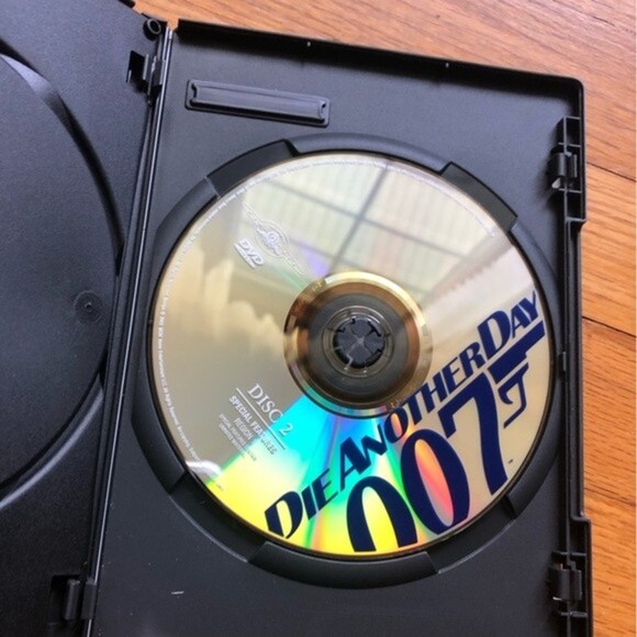 Die Another Day 007 James Bond DVD Special Edition - Picture 4 of 6